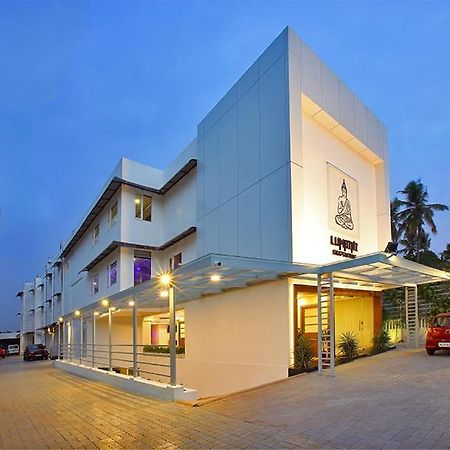 Hotel Lumbini Supreme à Thrissur Extérieur photo
