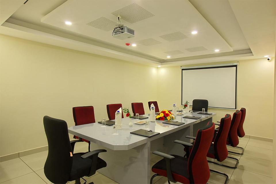 Hotel Lumbini Supreme à Thrissur Extérieur photo