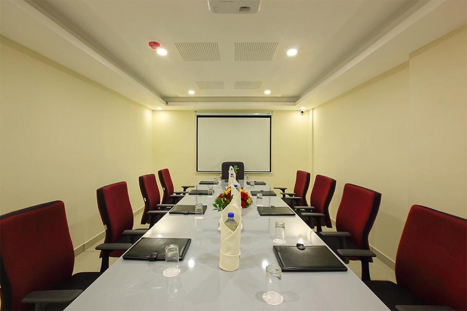 Hotel Lumbini Supreme à Thrissur Extérieur photo