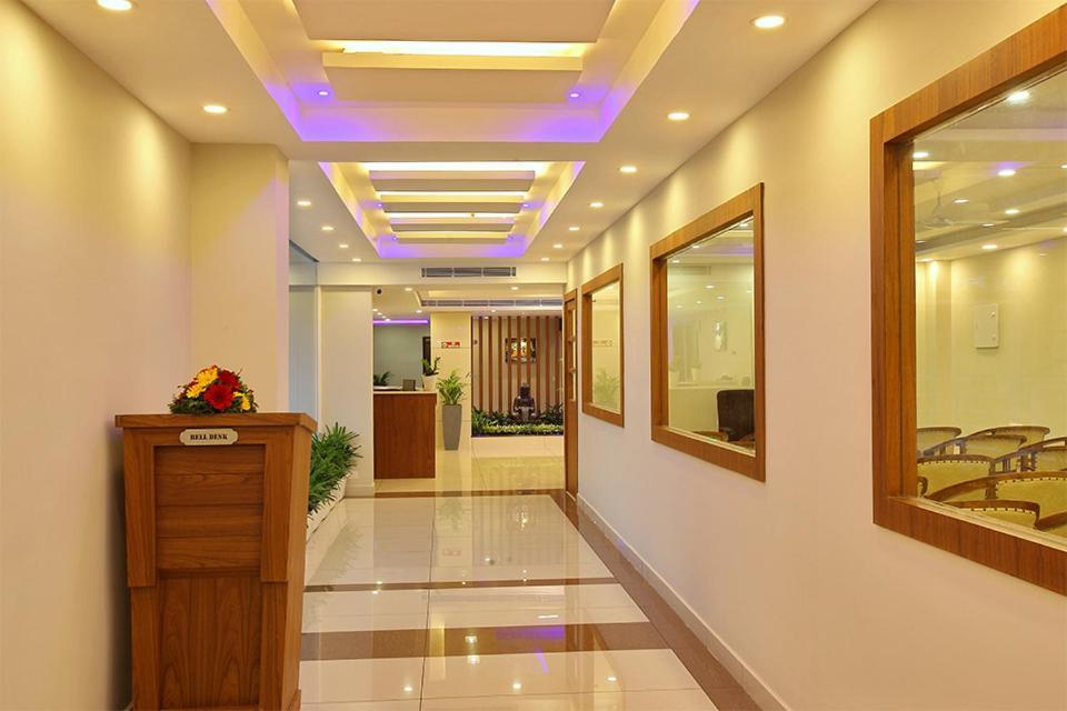 Hotel Lumbini Supreme à Thrissur Extérieur photo