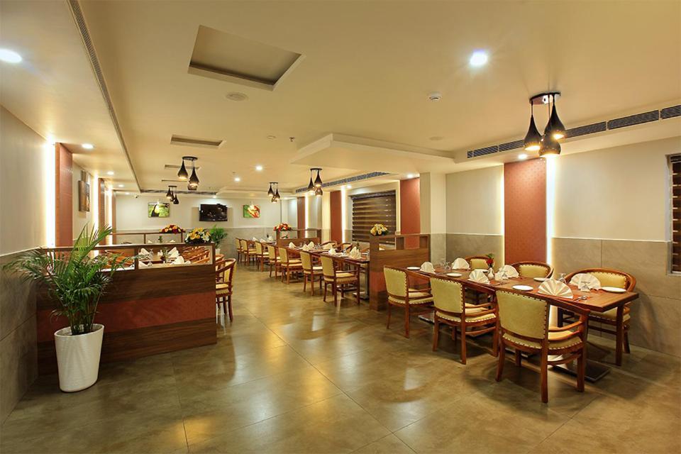Hotel Lumbini Supreme à Thrissur Extérieur photo