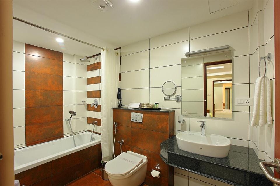 Hotel Lumbini Supreme à Thrissur Extérieur photo