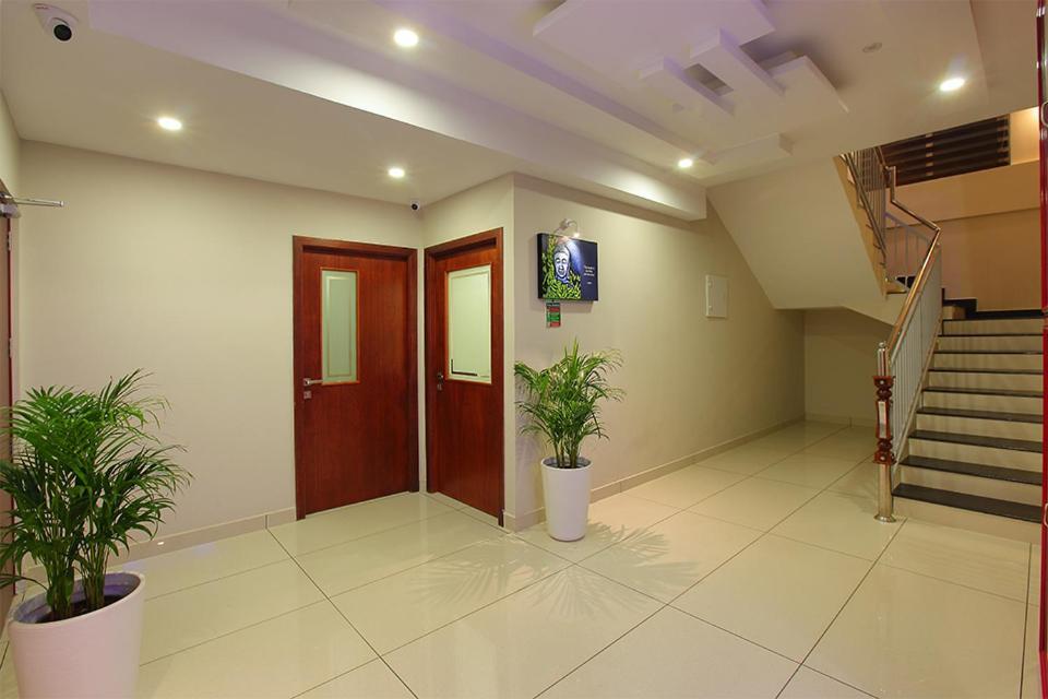 Hotel Lumbini Supreme à Thrissur Extérieur photo