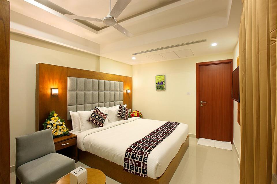 Hotel Lumbini Supreme à Thrissur Extérieur photo