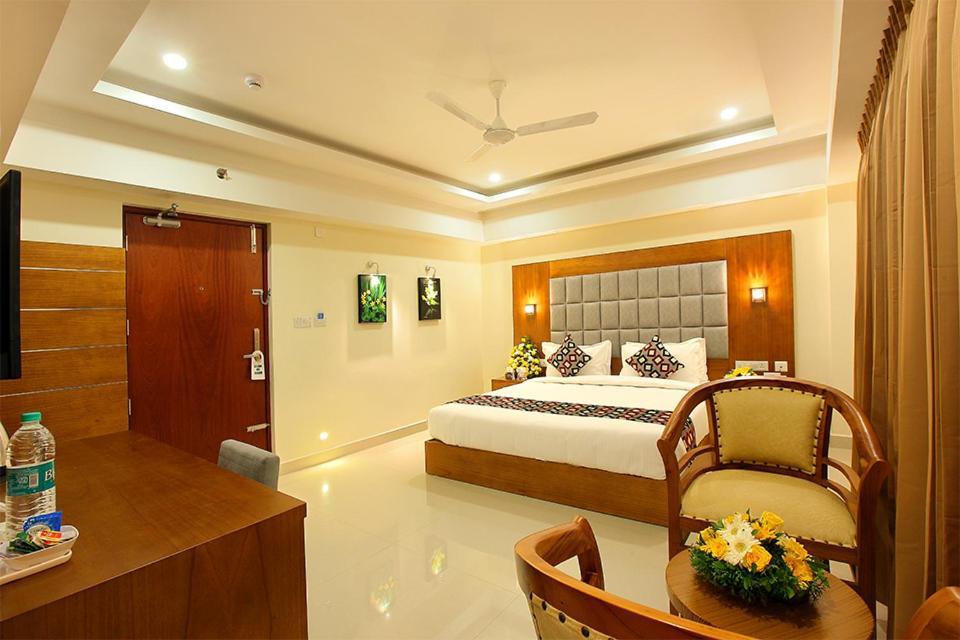 Hotel Lumbini Supreme à Thrissur Extérieur photo