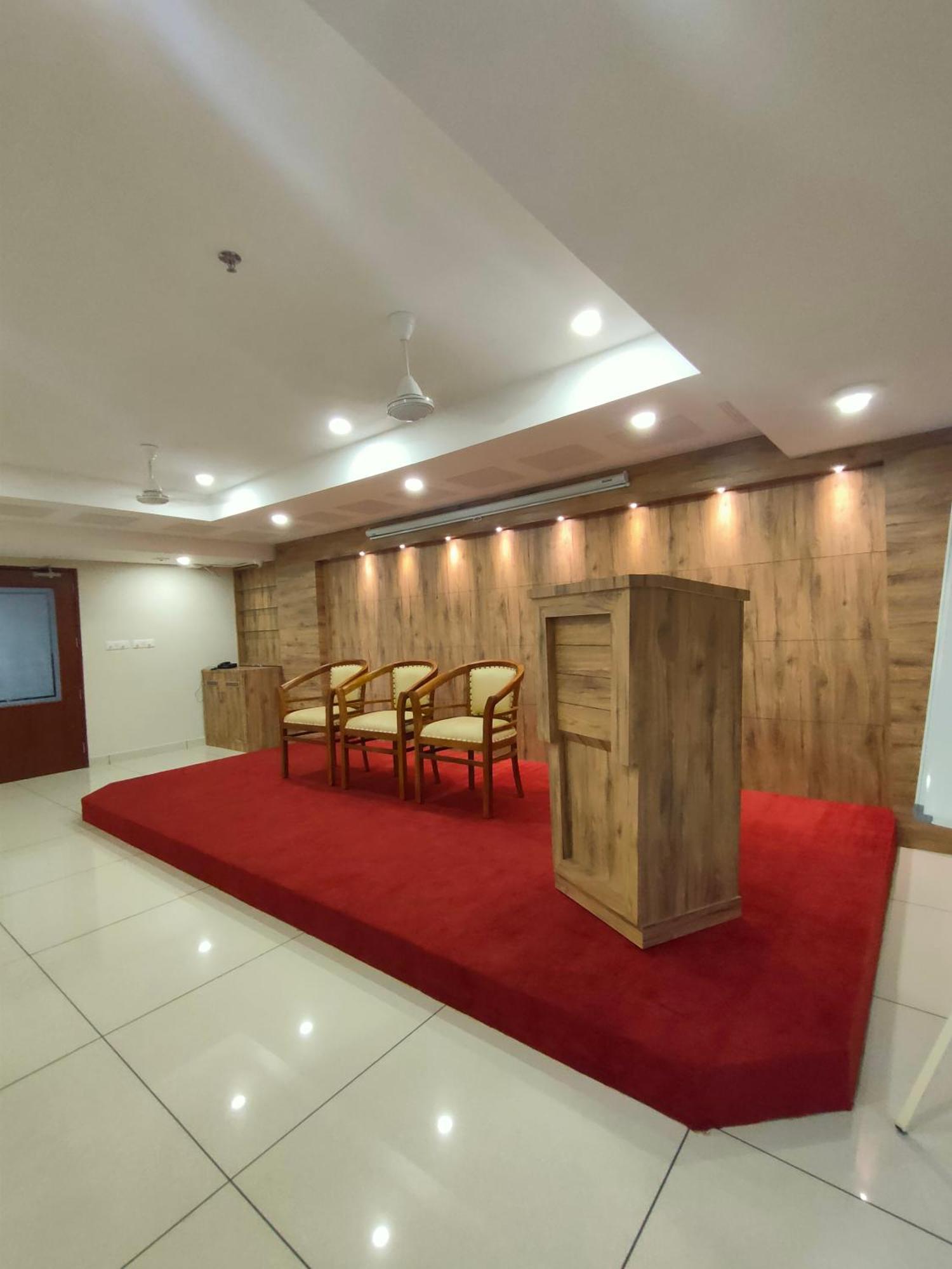 Hotel Lumbini Supreme à Thrissur Extérieur photo